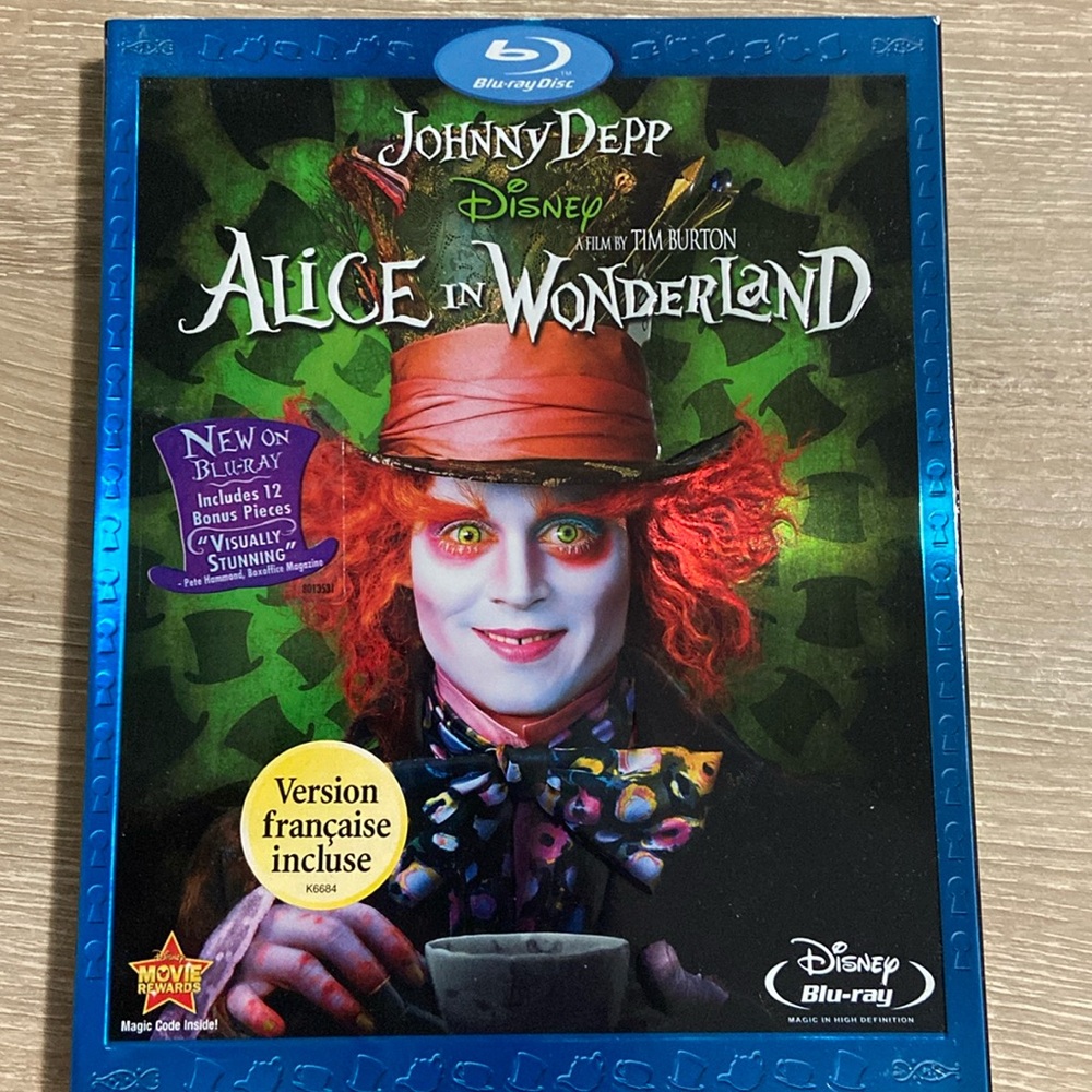 Alice in Wonderland (Blu-ray, DVD, 2010, Canadian)